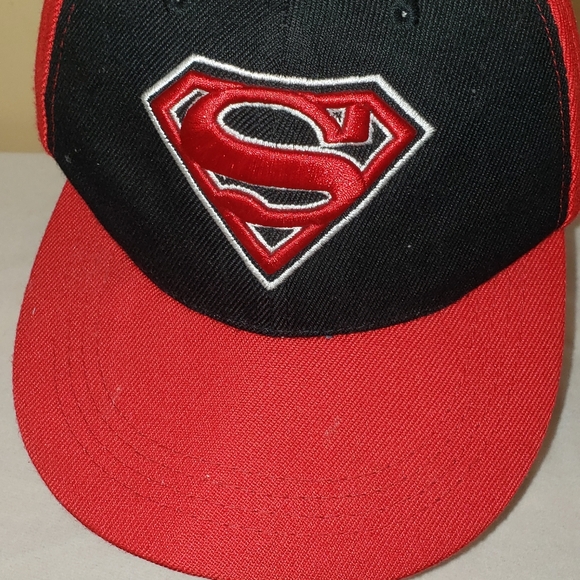 4 marvel themed hats - Picture 12 of 16